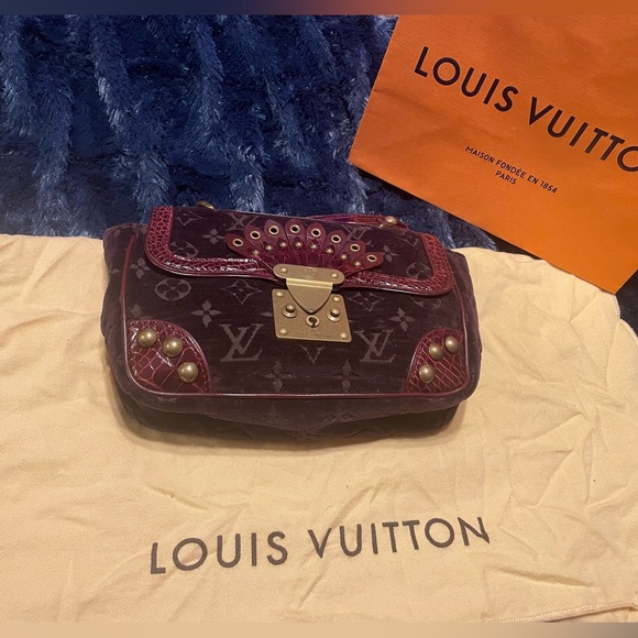 Louis Vuitton Handbags - Louis Vuitton Monogram Velours Irvine plum RARE